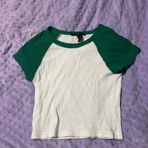 Sporty green and white comfy cropped tee